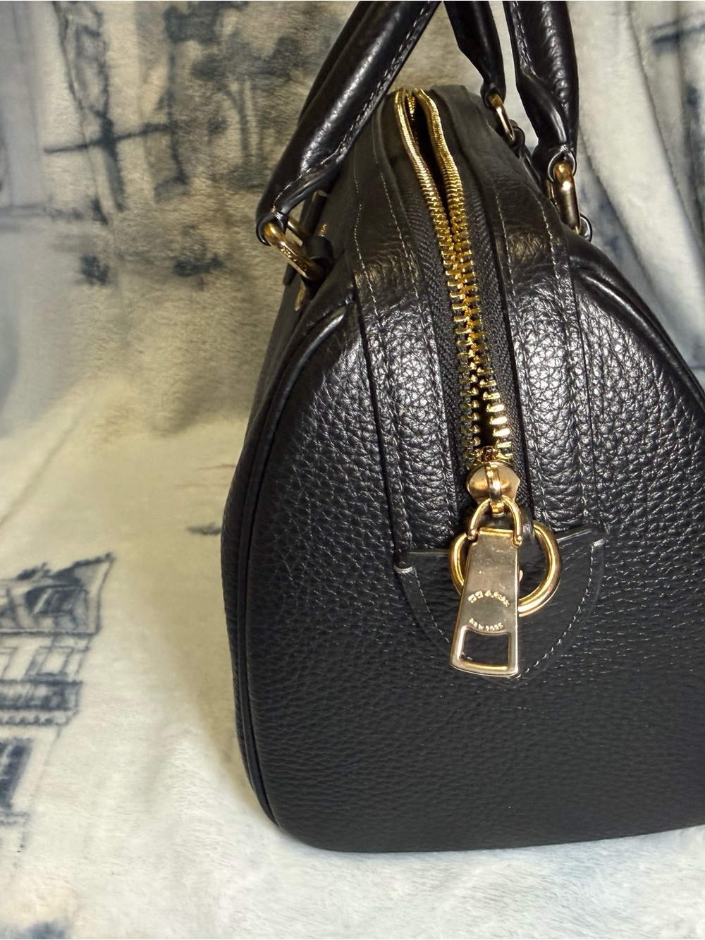 Coach New York Black Pebbled Leather medium Rowan with gold hardware - Picture 5 of 7